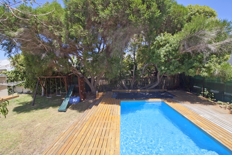 4 Bedroom Property for Sale in Milkwood Park Western Cape